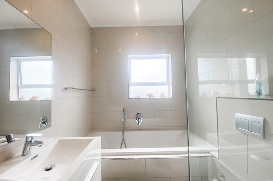 To Let 4 Bedroom Property for Rent in Parklands North Western Cape